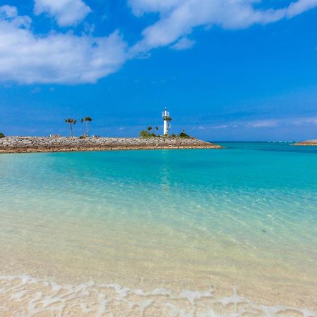 海まで徒歩1分 沖縄でも珍しい絶景ホテル 贅沢プライベートビーチ付き ビーチルーム Onna Bagian luar foto